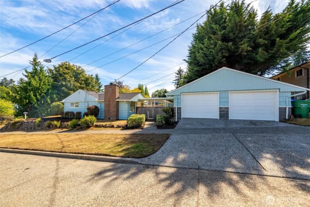 Property photo for 3603 49th Avenue Sw, Seattle photo 3