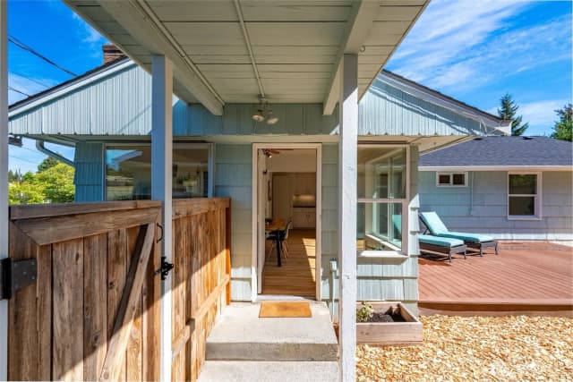 Property photo for 3603 49th Avenue Sw, Seattle photo 4