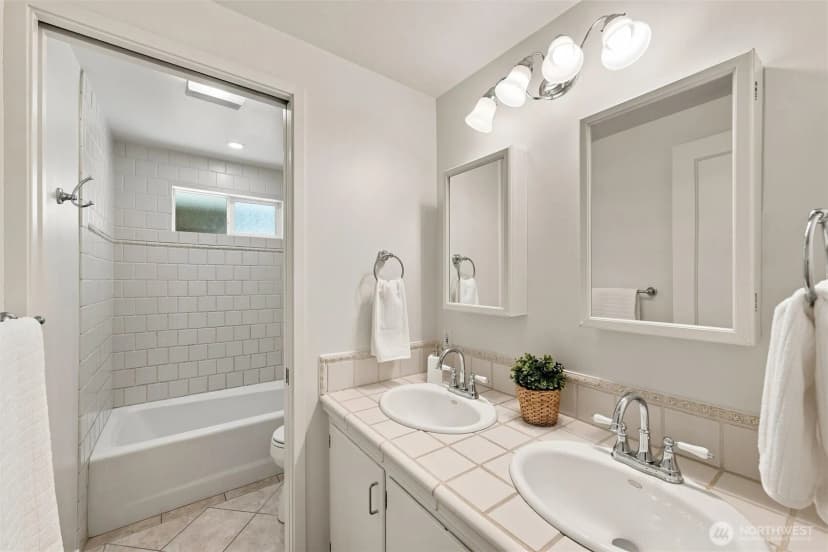 Property photo for 3603 49th Avenue Sw, Seattle photo 25