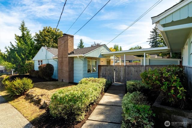 Property photo for 3603 49th Avenue Sw, Seattle photo 2