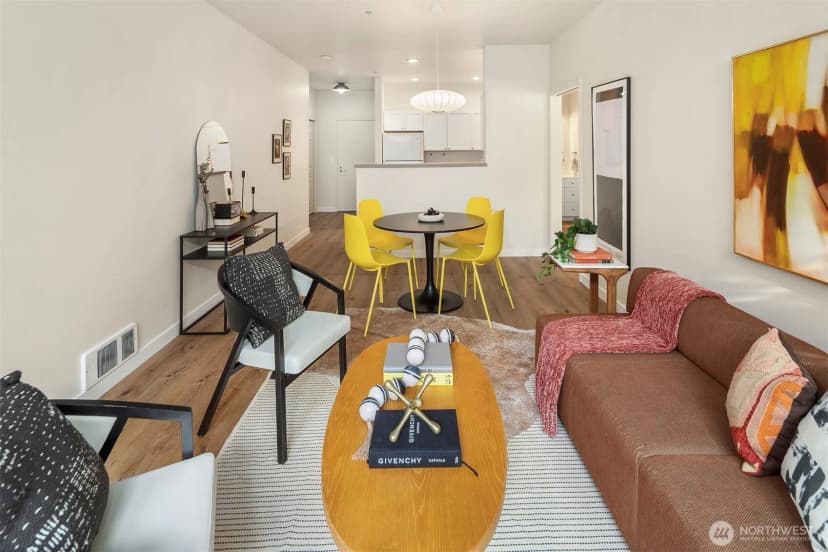 Property photo for 2414 1st Avenue #304, Seattle photo 8