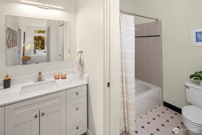 Property photo for 2414 1st Avenue #304, Seattle photo 23
