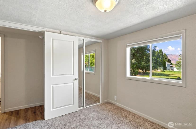 Property photo for 64 N James Avenue, East Wenatchee photo 19