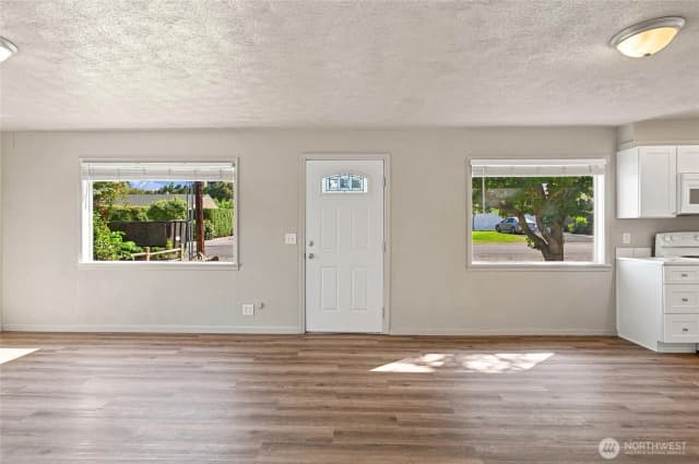 Property photo for 64 N James Avenue, East Wenatchee photo 3