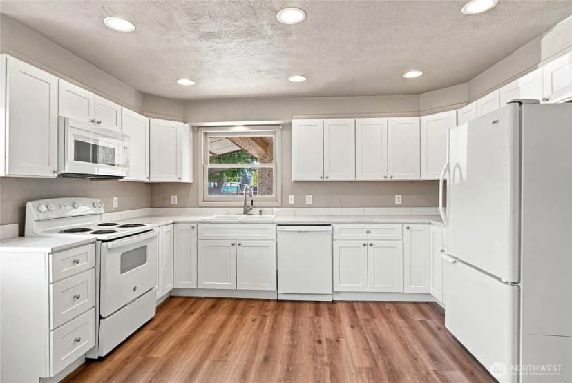 Property photo for 64 N James Avenue, East Wenatchee photo 12
