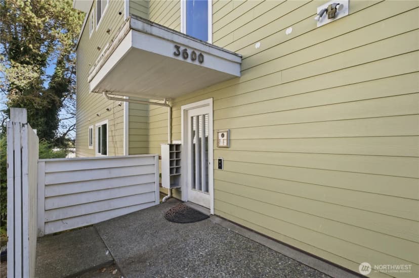 Property photo for 3600 25th Avenue W, Seattle photo 6