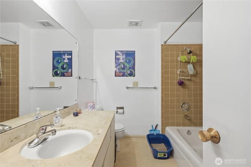 Property photo for 3600 25th Avenue W, Seattle photo 15