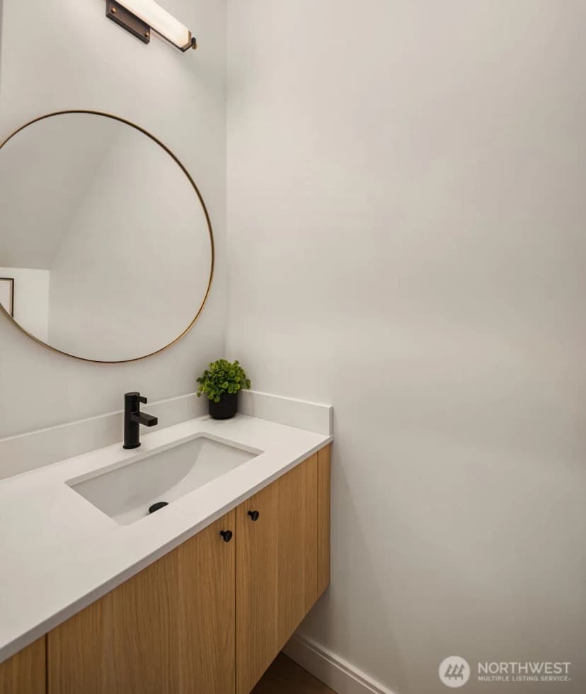 Property photo for 9004 5th Avenue S, Seattle photo 17