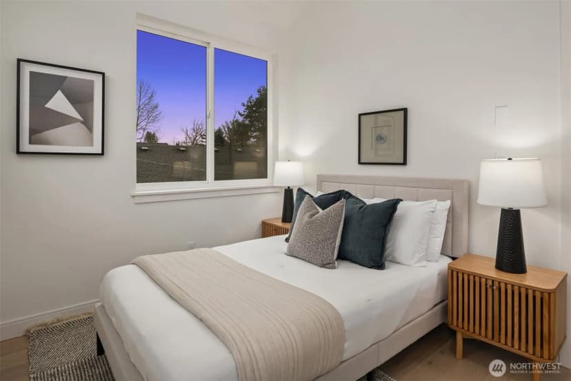 Property photo for 9004 5th Avenue S, Seattle photo 16