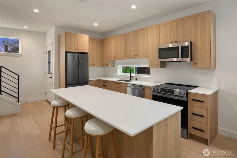 Property photo for 9004 5th Avenue S, Seattle photo 6