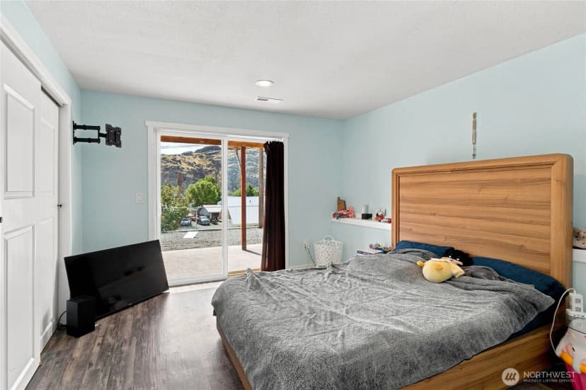 Property photo for 505 Beach Street, Pateros photo 25
