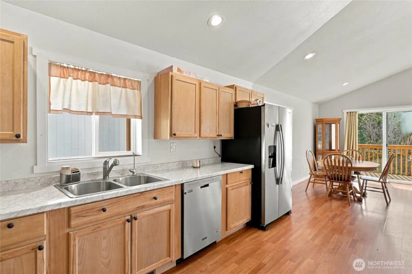 Property photo for 505 Beach Street, Pateros photo 9