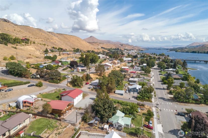 Property photo for 505 Beach Street, Pateros photo 30