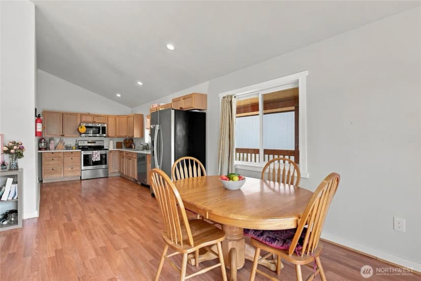 Property photo for 505 Beach Street, Pateros photo 8