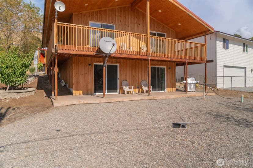 Property photo for 505 Beach Street, Pateros photo 14