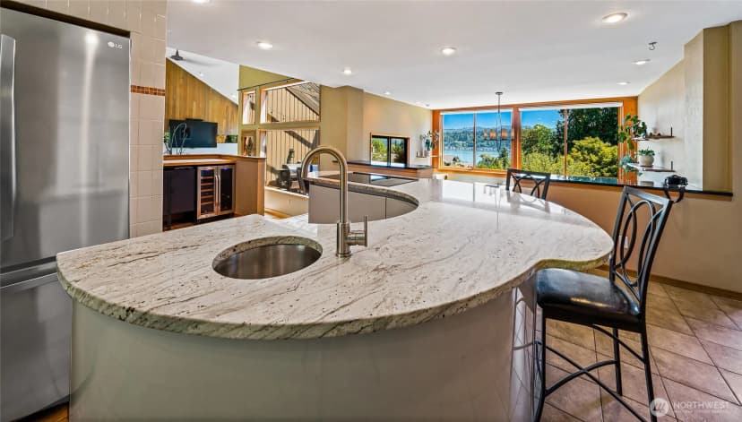 Property photo for 9426 Se 52nd Street, Mercer Island photo 4
