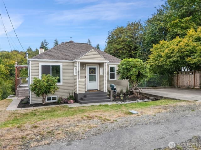 Property photo for 713 Hull Avenue, Port Orchard