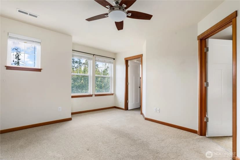 Property photo for 1851 Sw Downfield Way, Oak Harbor photo 19