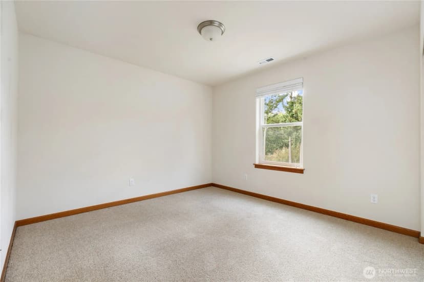Property photo for 1851 Sw Downfield Way, Oak Harbor photo 28