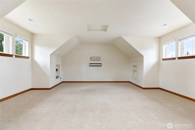 Property photo for 1851 Sw Downfield Way, Oak Harbor photo 25