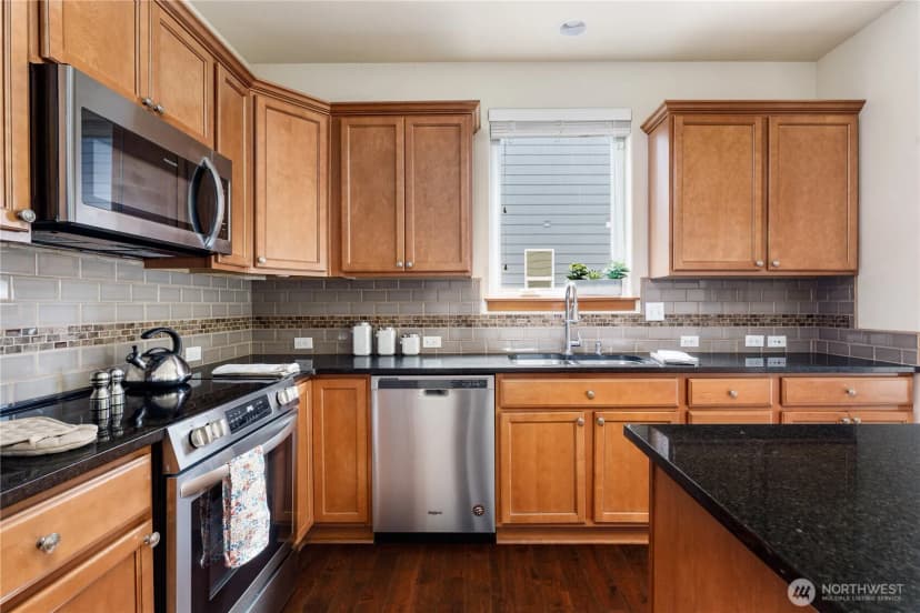 Property photo for 1851 Sw Downfield Way, Oak Harbor photo 11