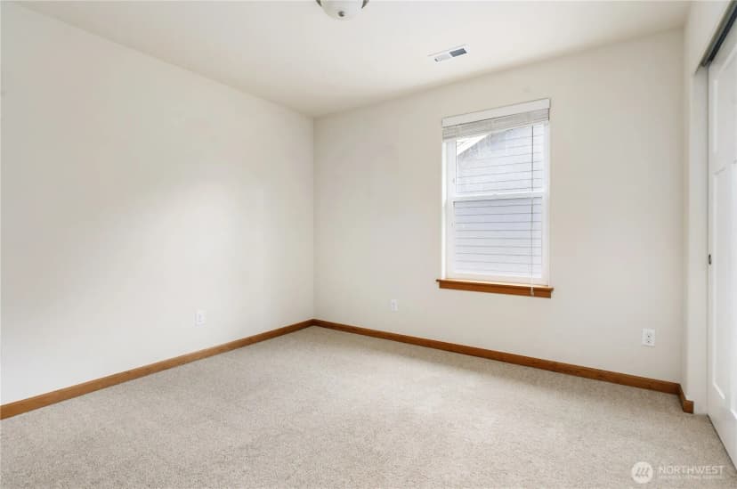Property photo for 1851 Sw Downfield Way, Oak Harbor photo 31
