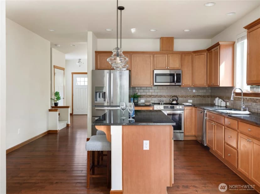 Property photo for 1851 Sw Downfield Way, Oak Harbor photo 10