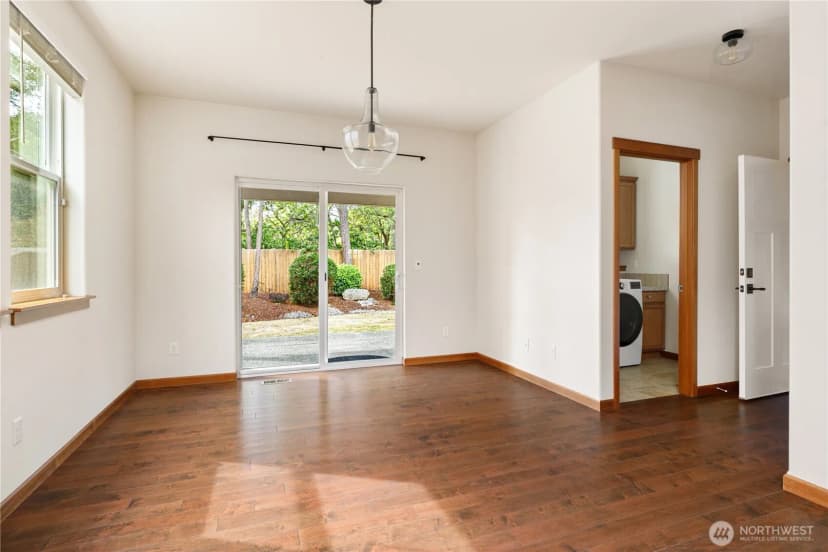 Property photo for 1851 Sw Downfield Way, Oak Harbor photo 14