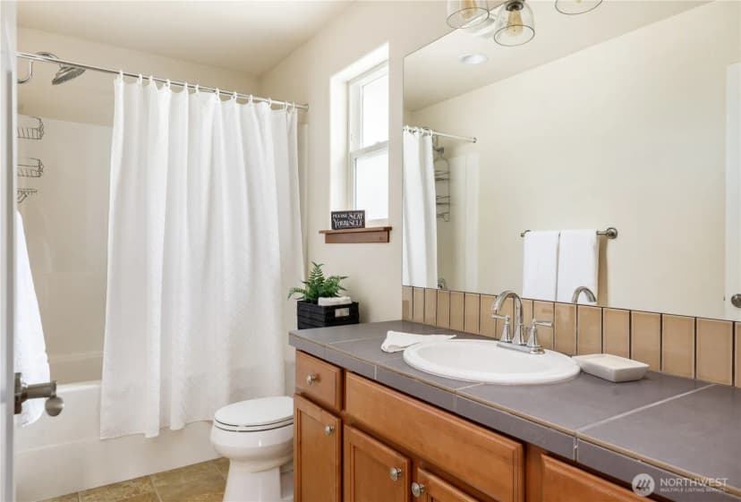 Property photo for 1851 Sw Downfield Way, Oak Harbor photo 30