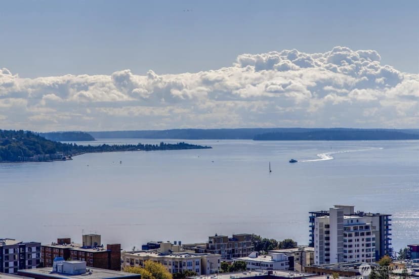 Property photo for 1001 Queen Anne Avenue N #401, Seattle photo 27