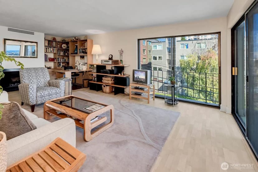 Property photo for 1001 Queen Anne Avenue N #401, Seattle photo 7