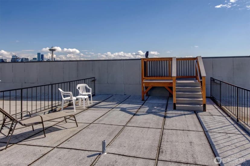 Property photo for 1001 Queen Anne Avenue N #401, Seattle photo 22