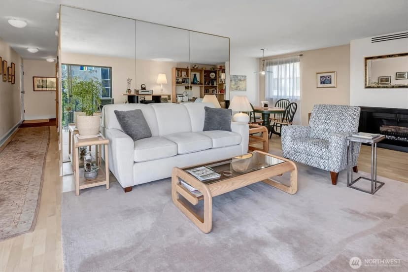 Property photo for 1001 Queen Anne Avenue N #401, Seattle photo 5