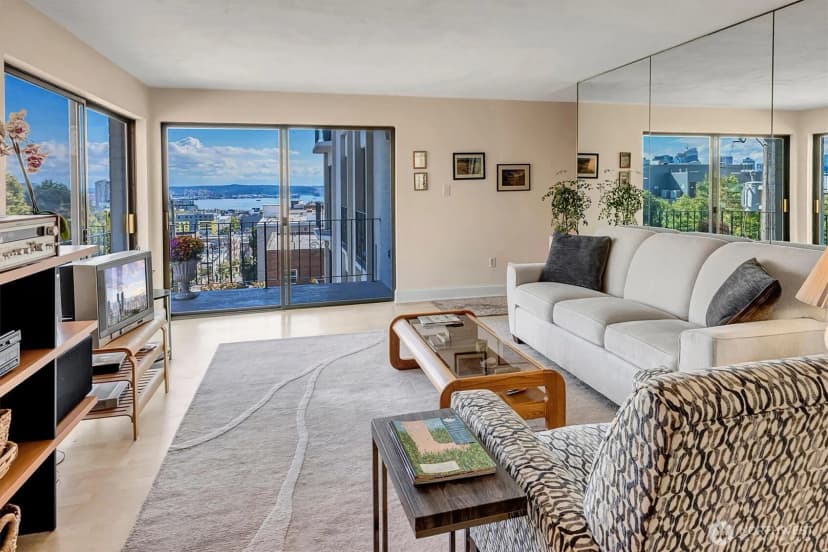 Property photo for 1001 Queen Anne Avenue N #401, Seattle photo 9