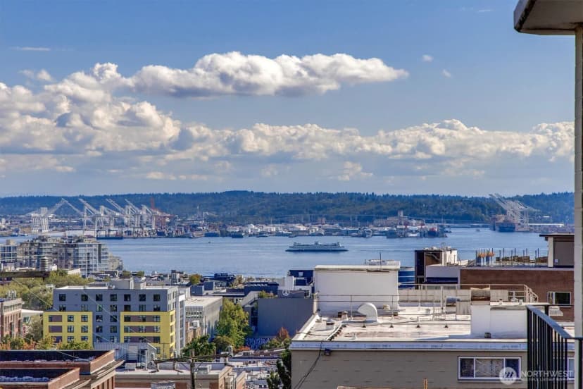 Property photo for 1001 Queen Anne Avenue N #401, Seattle photo 12