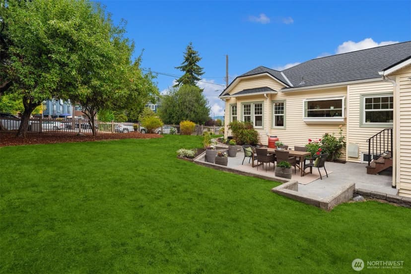 Property photo for 1736 Palm Avenue Sw, Seattle photo 32
