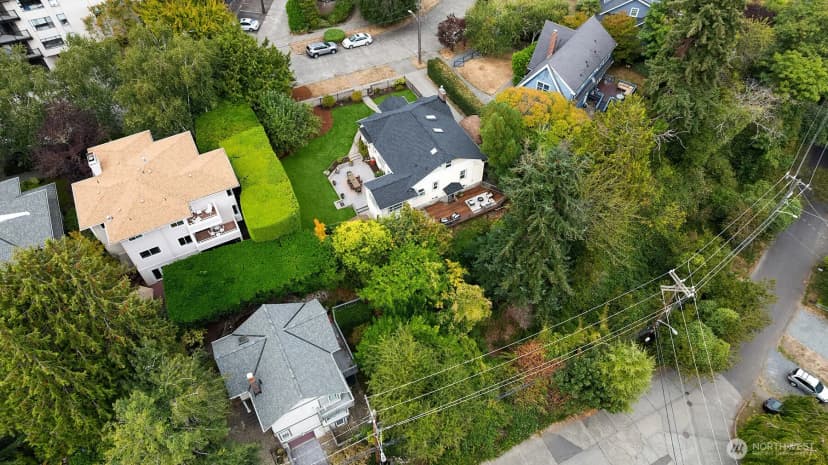 Property photo for 1736 Palm Avenue Sw, Seattle photo 30