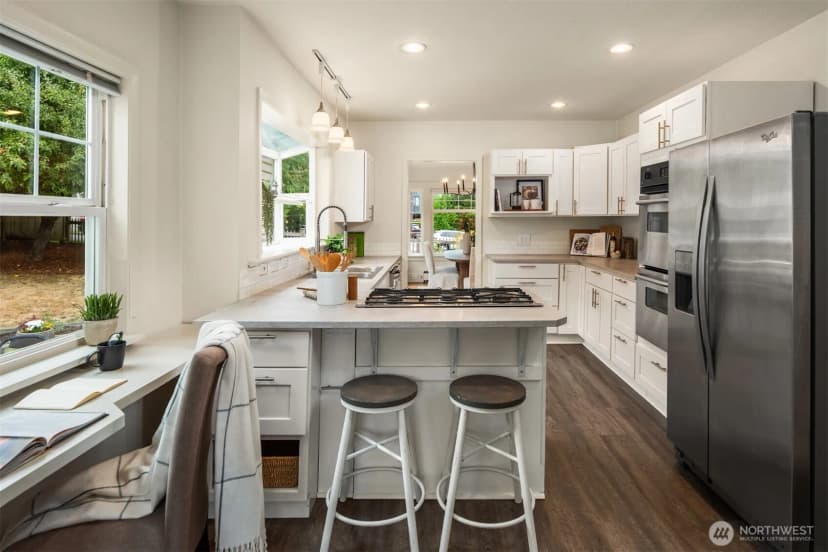 Property photo for 1736 Palm Avenue Sw, Seattle photo 10