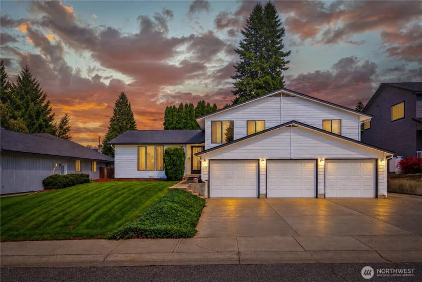 Property photo for 717 12th Street Ne, East Wenatchee