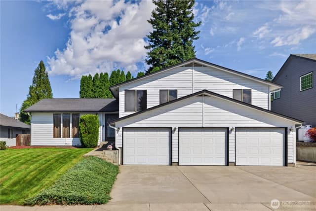 Property photo for 717 12th Street Ne, East Wenatchee photo 2