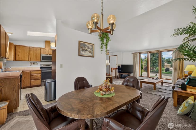 Property photo for 717 12th Street Ne, East Wenatchee photo 9