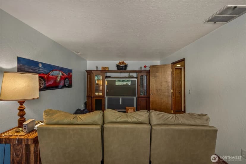 Property photo for 717 12th Street Ne, East Wenatchee photo 28