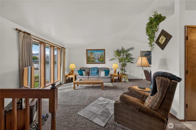 Property photo for 717 12th Street Ne, East Wenatchee photo 4