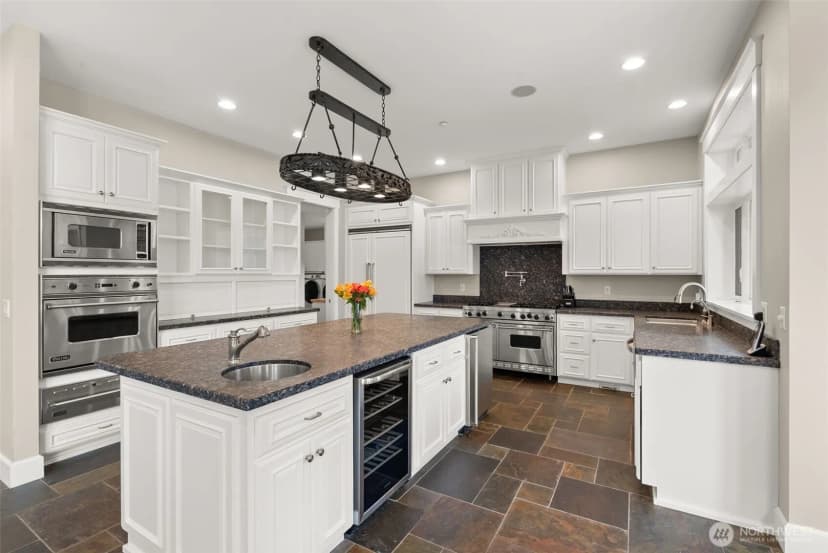 Property photo for 11621 Gravelly Lake Drive Sw, Lakewood photo 13