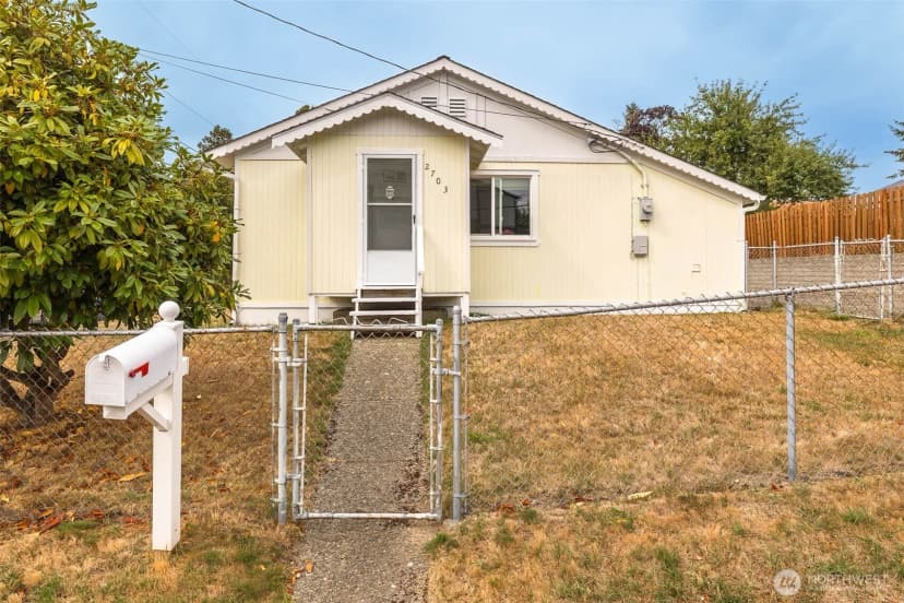 Property photo for 2703 Maple Street, Bremerton photo 2