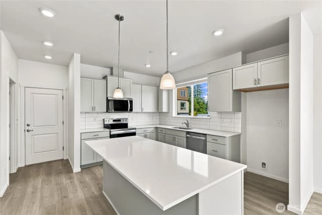 Property photo for 1216 Tacoma Court Ne #1, Renton photo 5