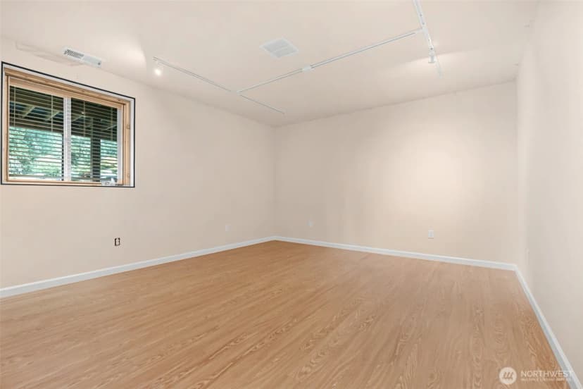 Property photo for 15705 99th Drive Ne, Arlington photo 26
