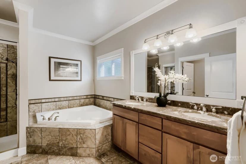 Property photo for 2136 Ne Noble Street, Issaquah photo 15