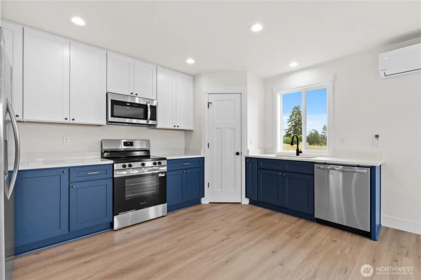 Property photo for 15 Anchor Way Loop, Cathlamet photo 10