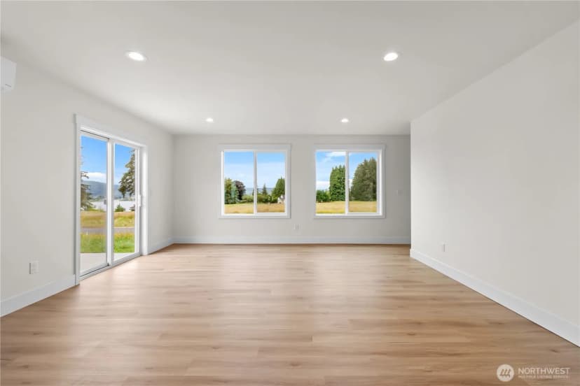 Property photo for 15 Anchor Way Loop, Cathlamet photo 9